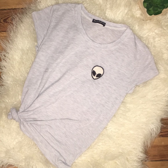 Brandy Melville alien-t - Picture 2 of 4